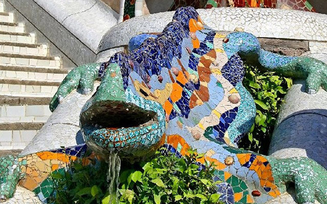 tiled lizard in park güell- four days in barcelona